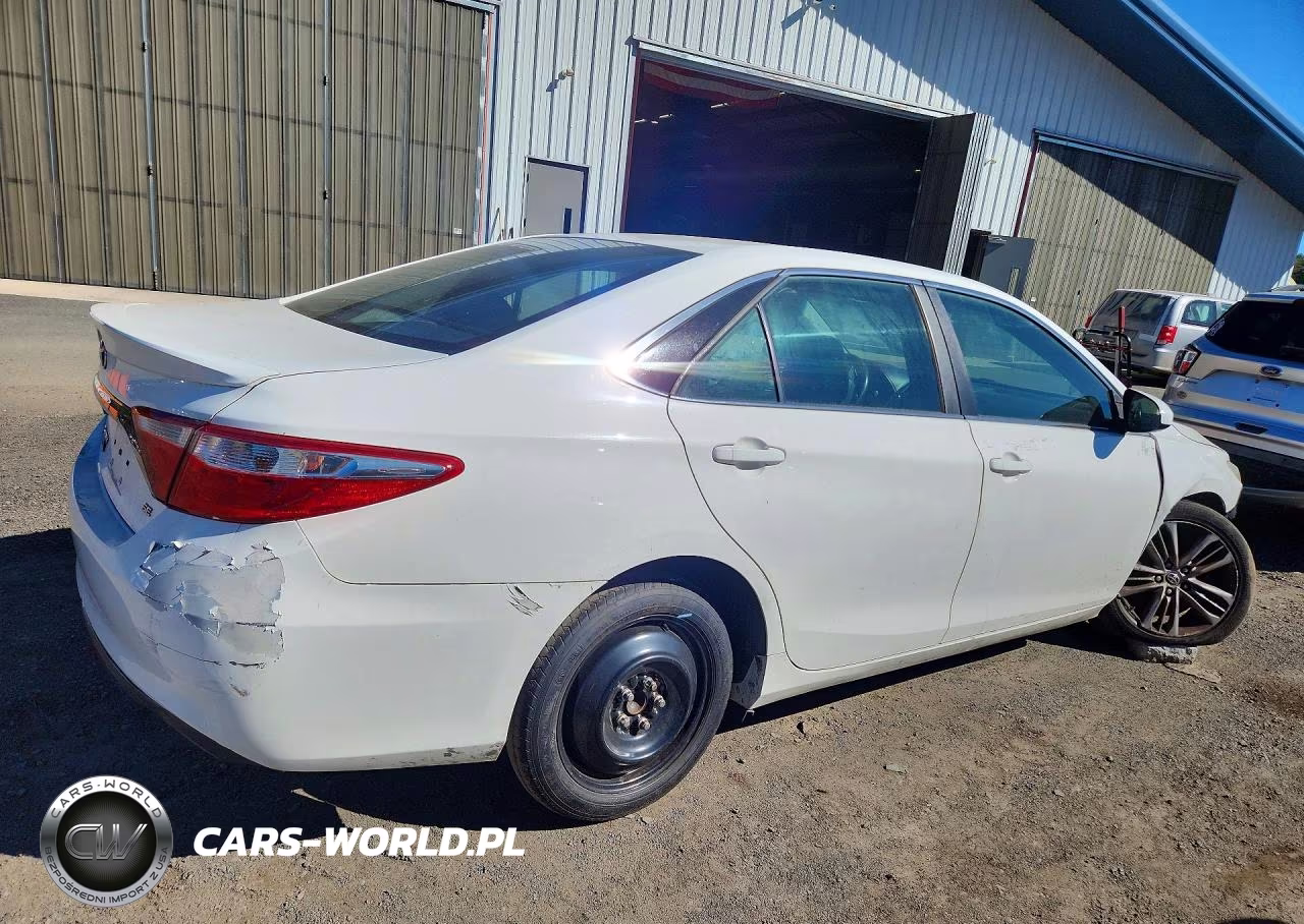 2015 Toyota Camry Se VIN:4T1BF1FK6FU478765 - 3