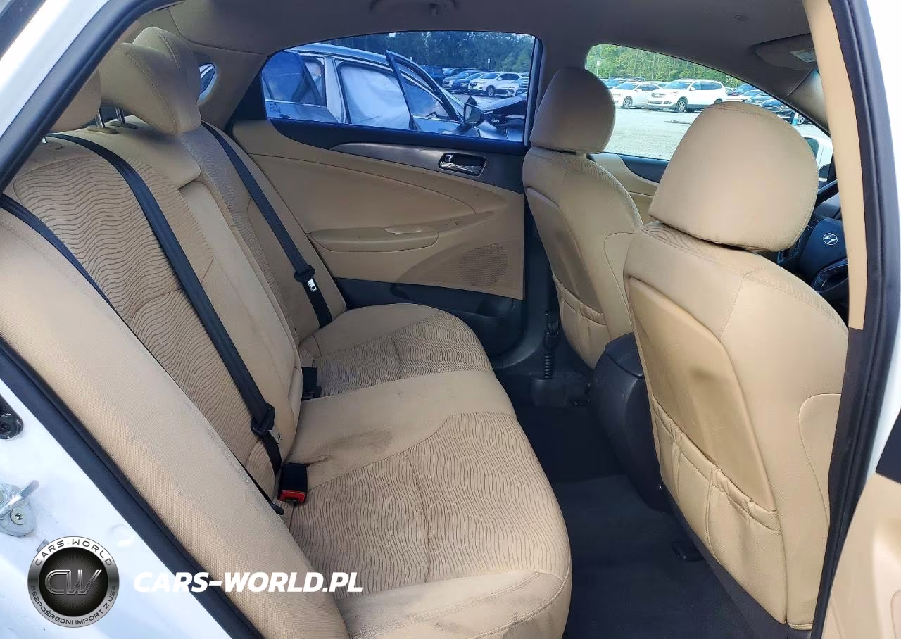 2015 Hyundai Sonata Hybrid Base VIN:KMHEC4A41FA138456 - 10