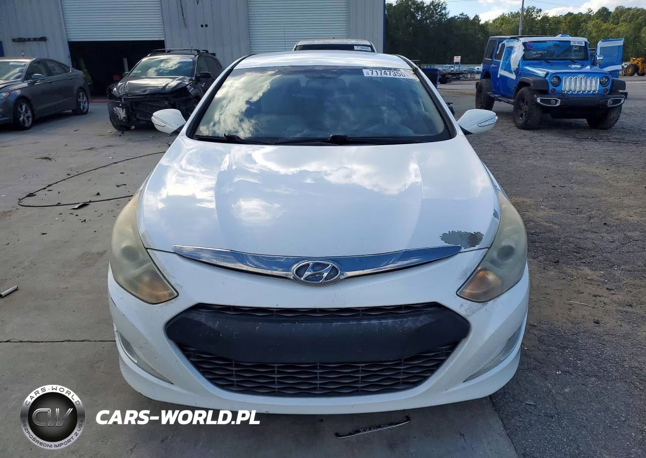 2015 Hyundai Sonata Hybrid Base VIN:KMHEC4A41FA138456 - 5