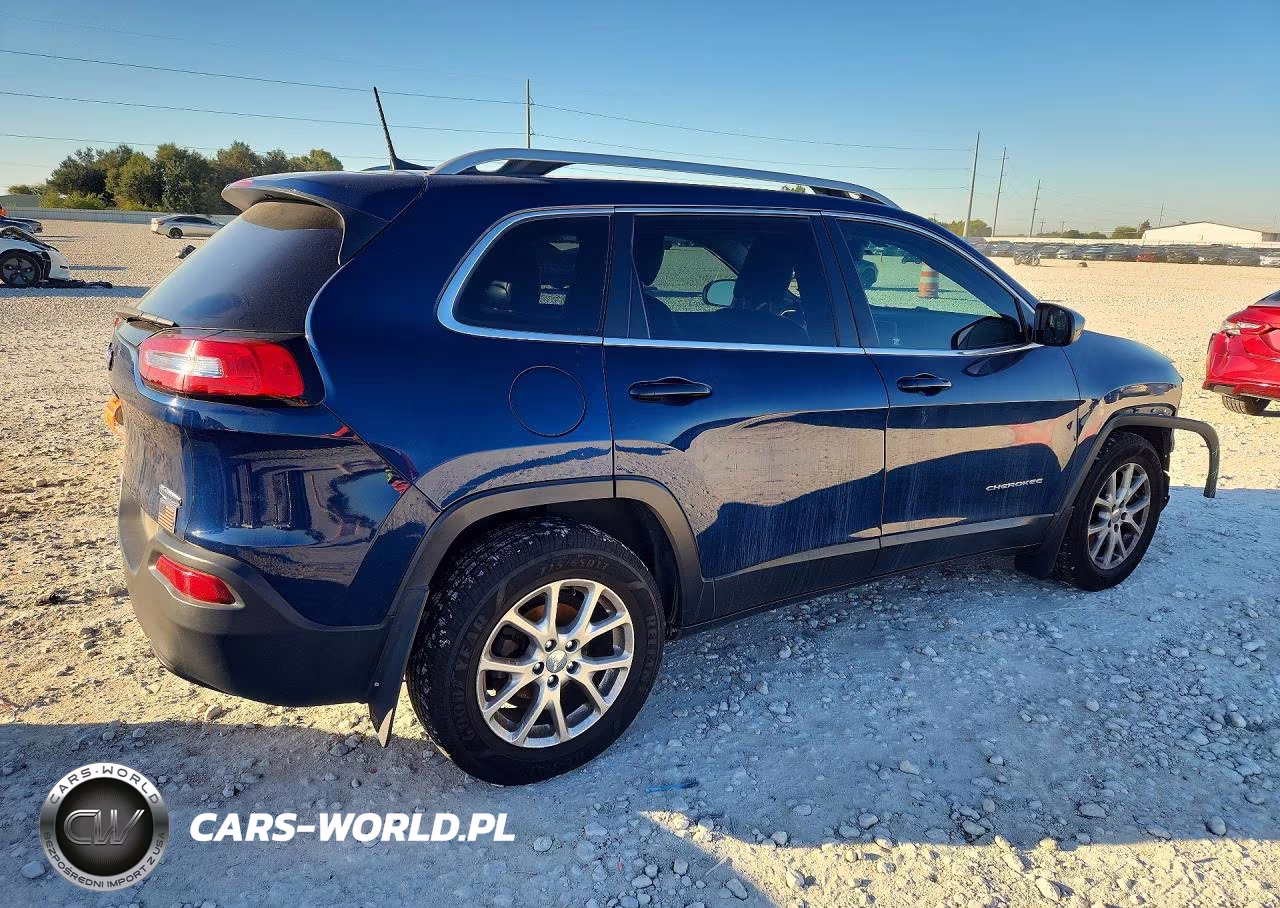 2018 Jeep Cherokee Latitude Plus VIN:1C4PJLLB4JD552248 - 3