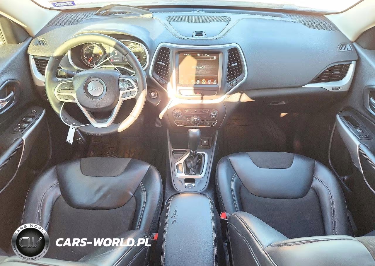 2018 Jeep Cherokee Latitude Plus VIN:1C4PJLLB4JD552248 - 8