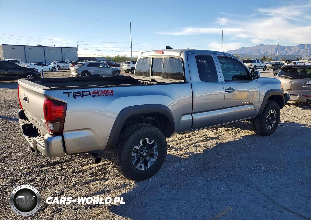 2018 Toyota Tacoma Trd Off-Road VIN:5TFSZ5AN0JX164752 - 3