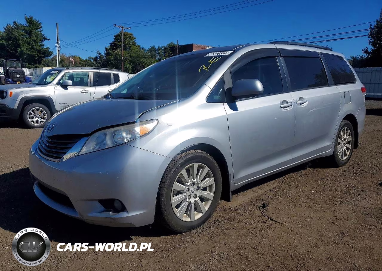 2012 Toyota Sienna Xle 7-Passenger – zdjęcie 1 z 13