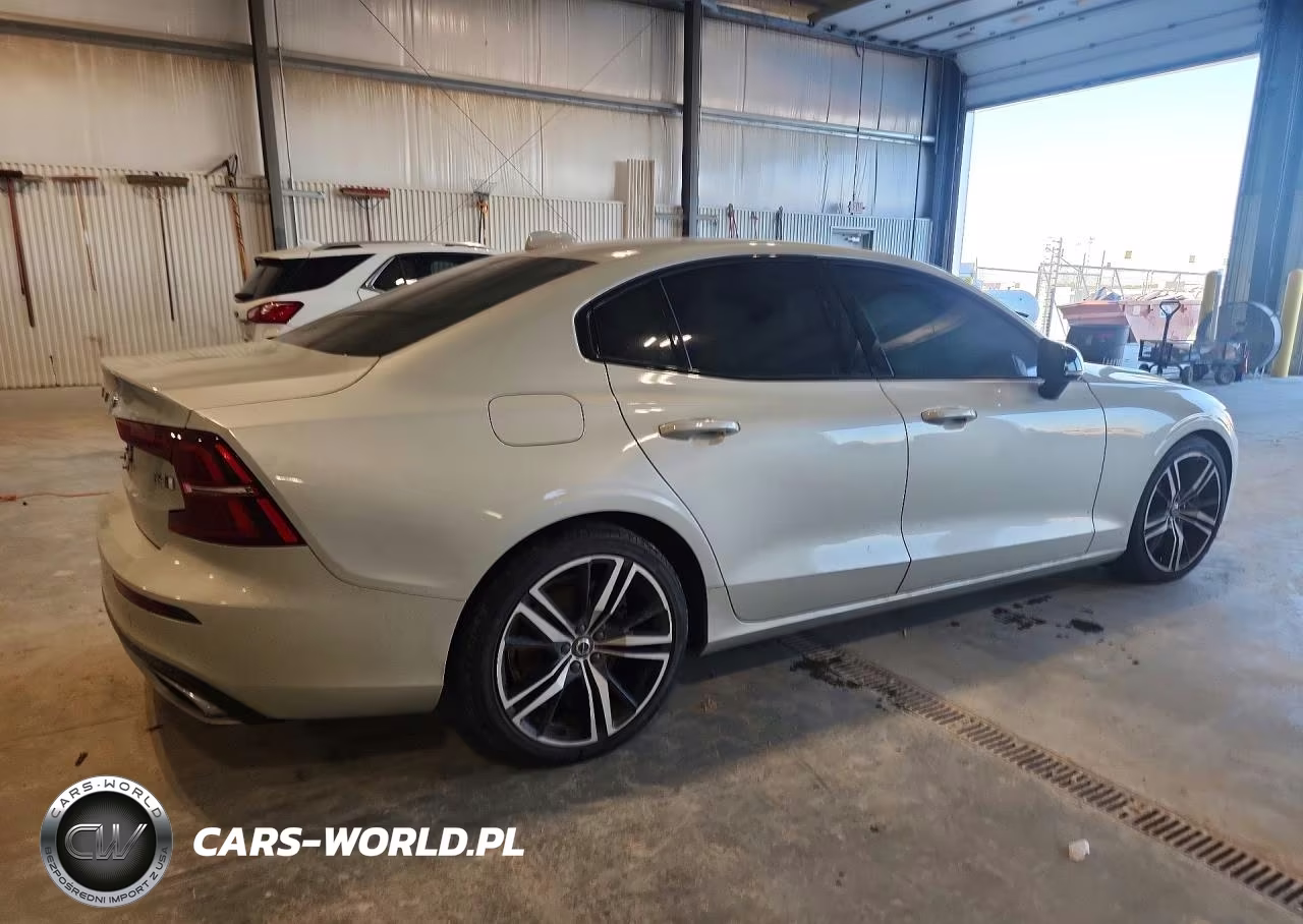 2019 Volvo S60 T6 R-Design VIN:7JRA22TM7KG014000 - 3