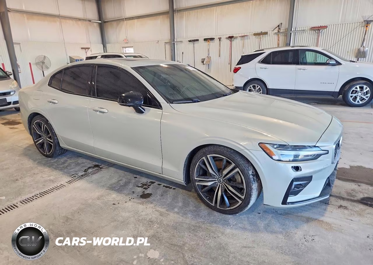 2019 Volvo S60 T6 R-Design VIN:7JRA22TM7KG014000 - 4