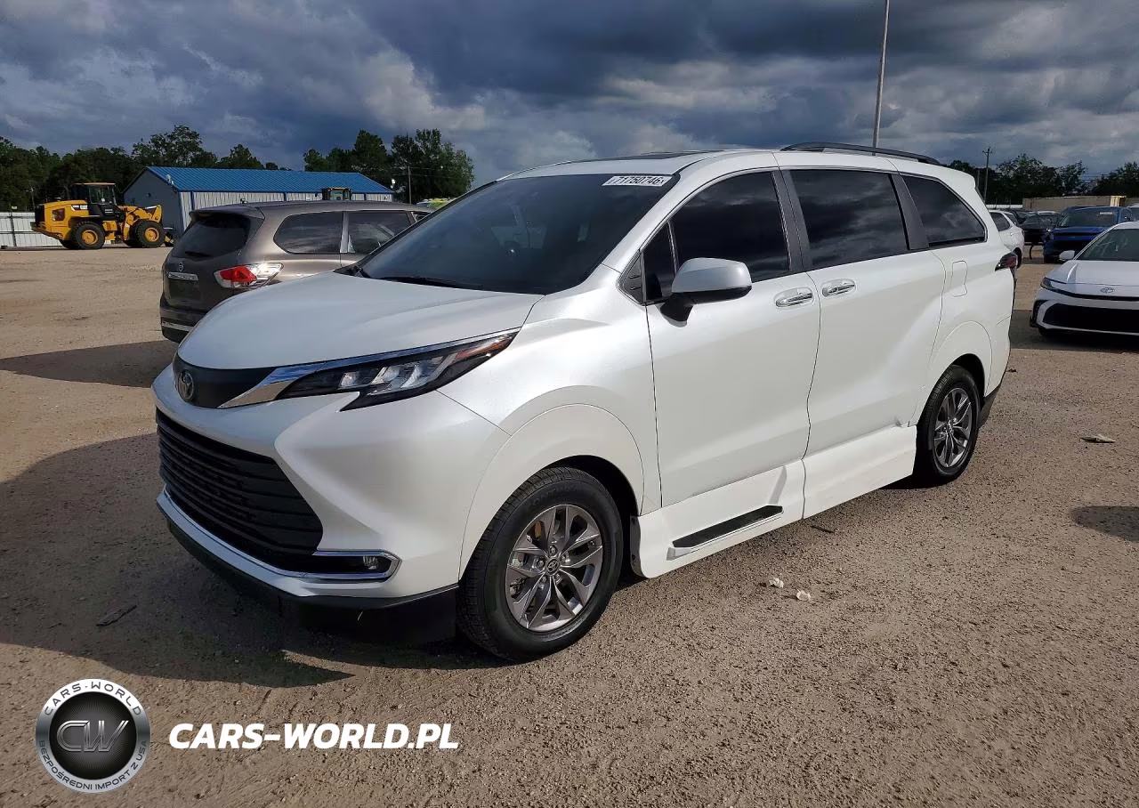 2023 Toyota Sienna Xle
