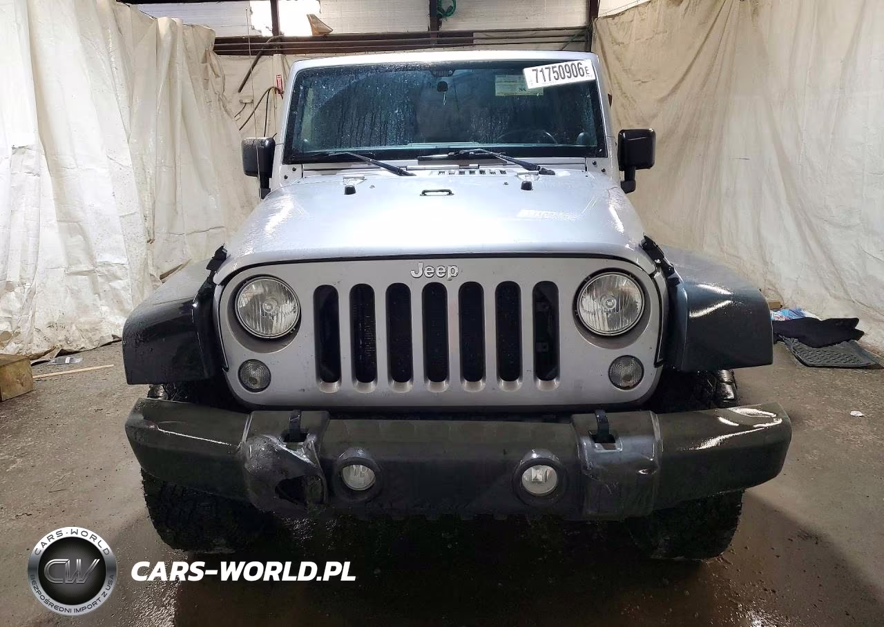2014 Jeep Wrangler Unlimited Sport VIN:1C4BJWDG5EL119698 - 5