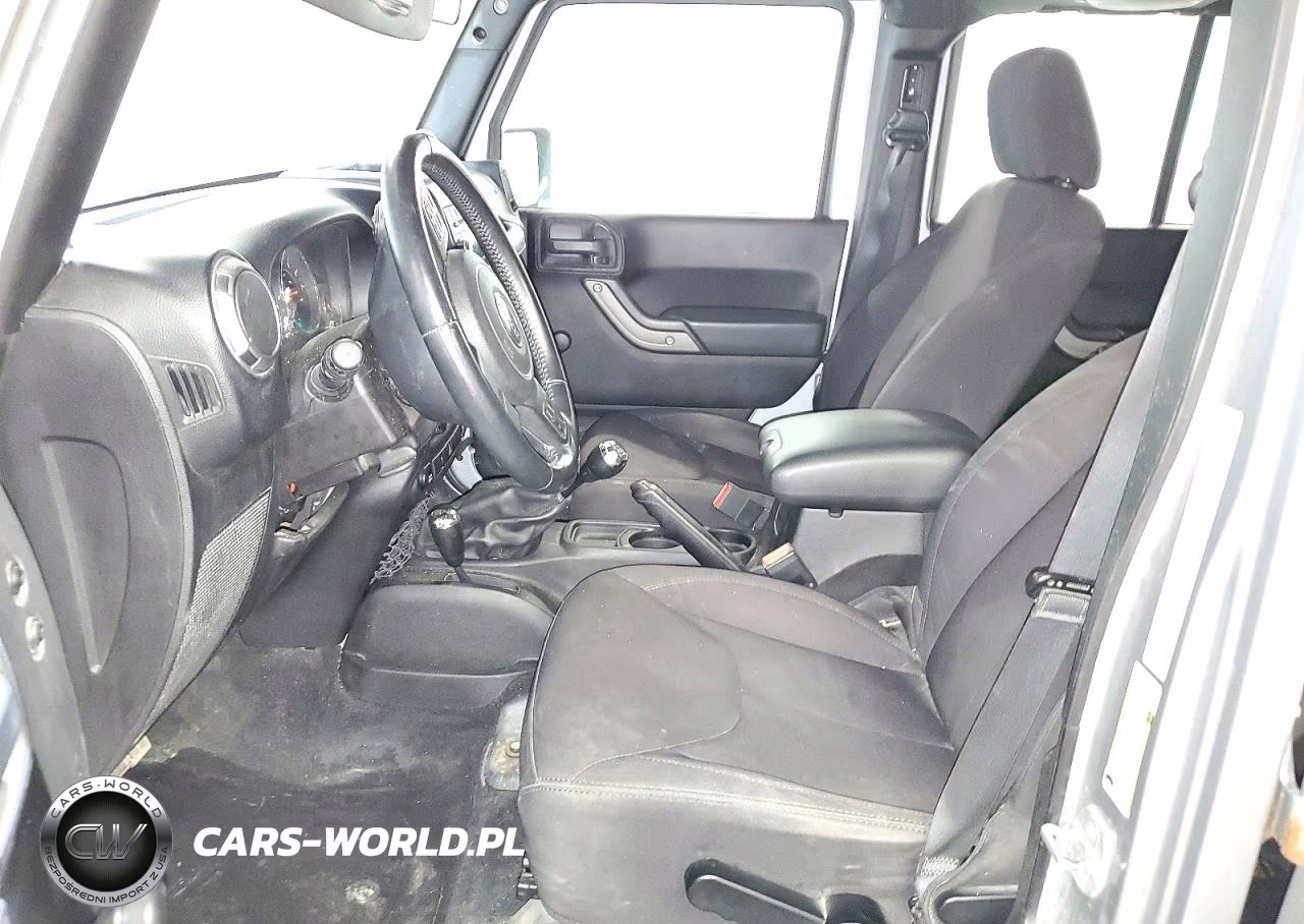 2014 Jeep Wrangler Unlimited Sport VIN:1C4BJWDG5EL119698 - 7