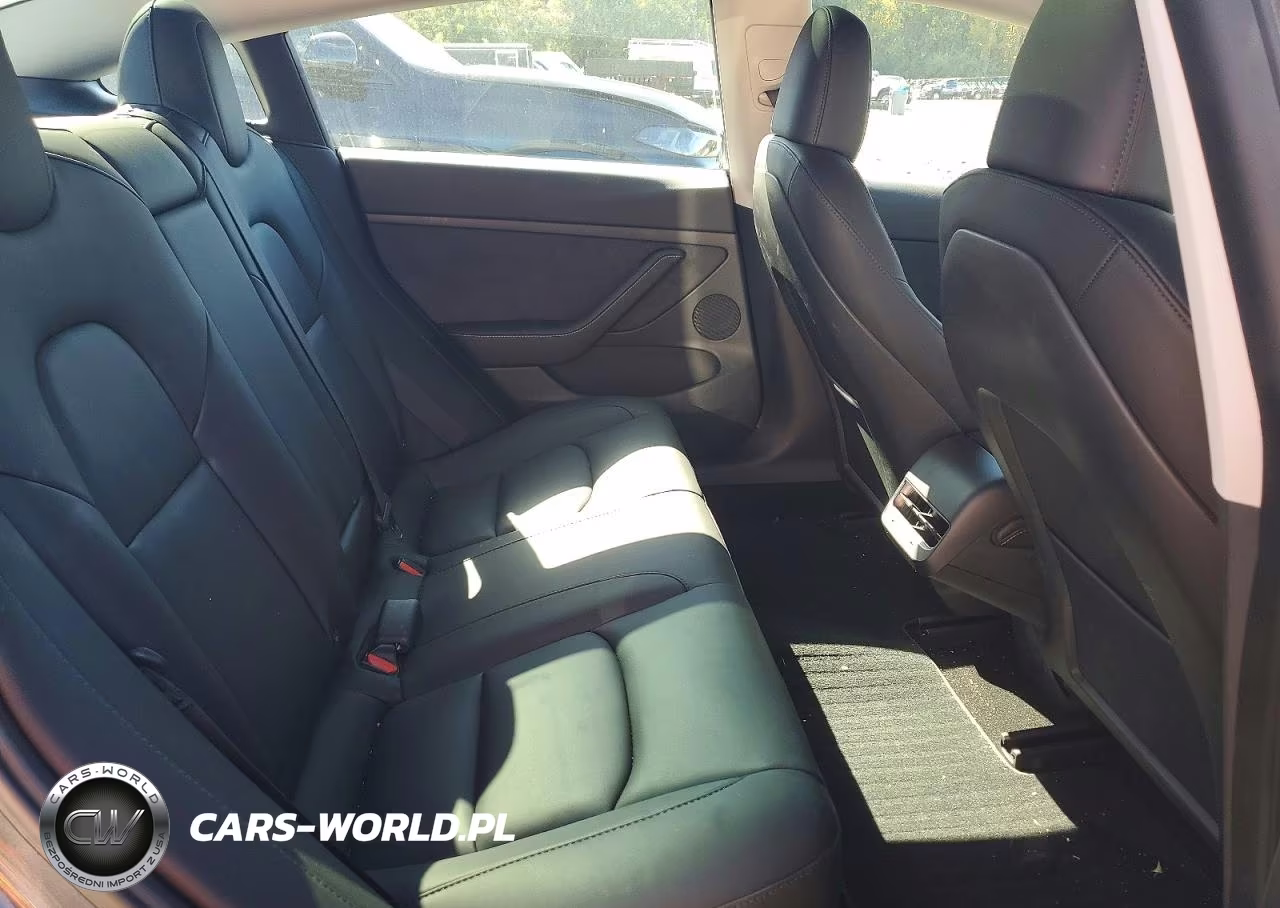 2023 Tesla Model 3 VIN:5YJ3E1EB8PF660023 - 10
