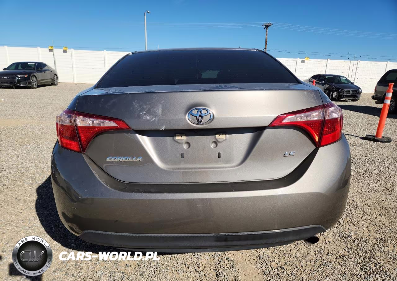 2018 Toyota Corolla Le VIN:5YFBURHE2JP834361 - 6