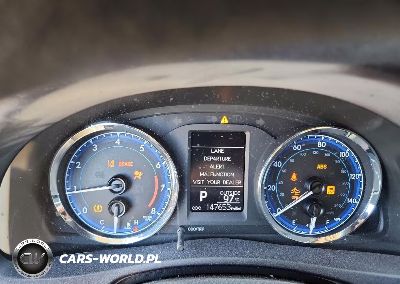 2018 Toyota Corolla Le VIN:5YFBURHE2JP834361 - 9