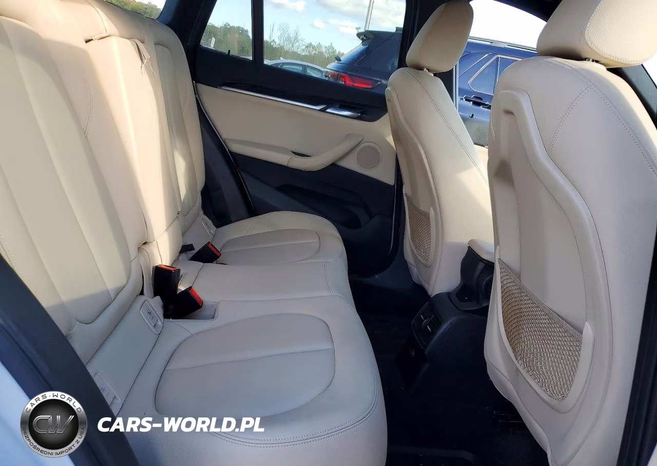 2018 BMW X1 xDrive28I VIN:WBXHT3C38J5K20544 - 11
