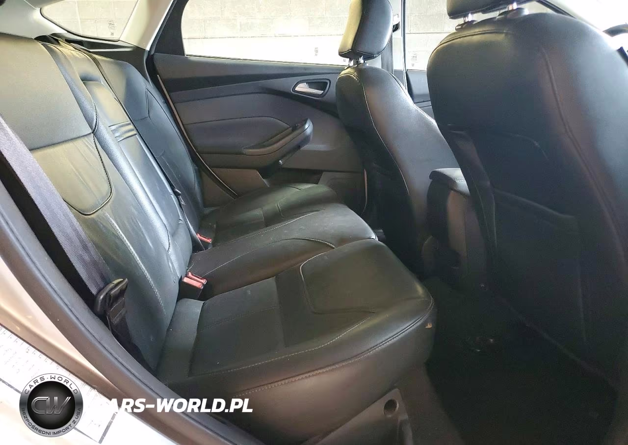 2016 Ford Focus Se VIN:1FADP3K20GL206057 - 10