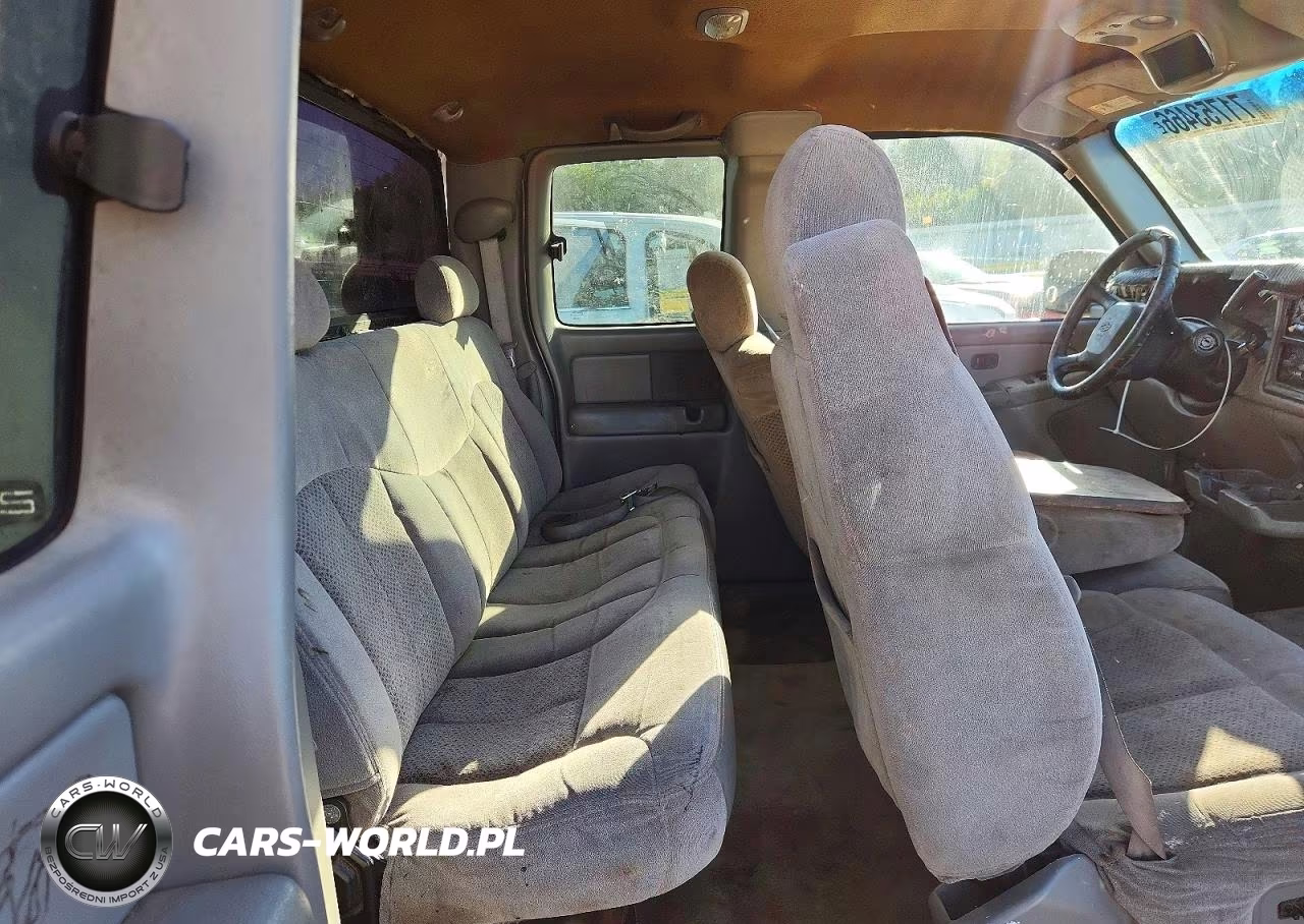 2000 Chevrolet Silverado K1500 VIN:2GCEK19T7Y1396110 - 10