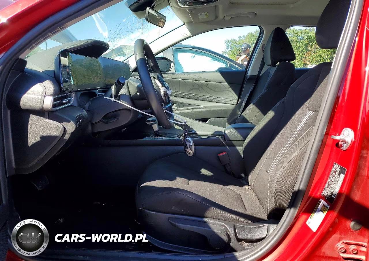 2025 Hyundai Elantra Sel VIN:KMHLS4DGXSU972220 - 7