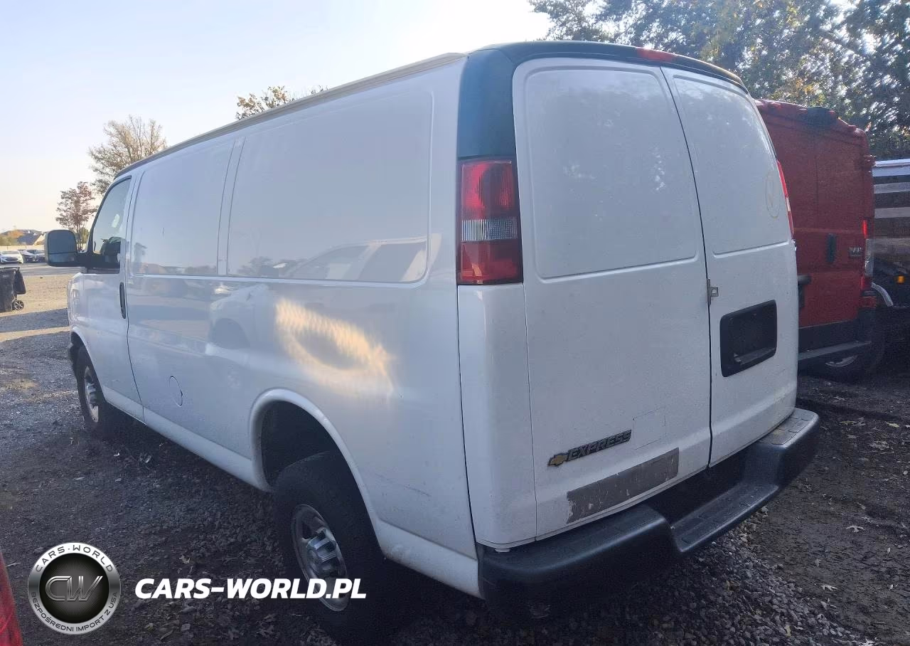 2021 Chevrolet Express G2500 VIN:1GCWGAFP9M1252054 - 2