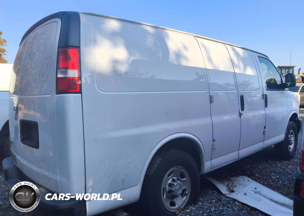 2021 Chevrolet Express G2500 VIN:1GCWGAFP9M1252054 - 3