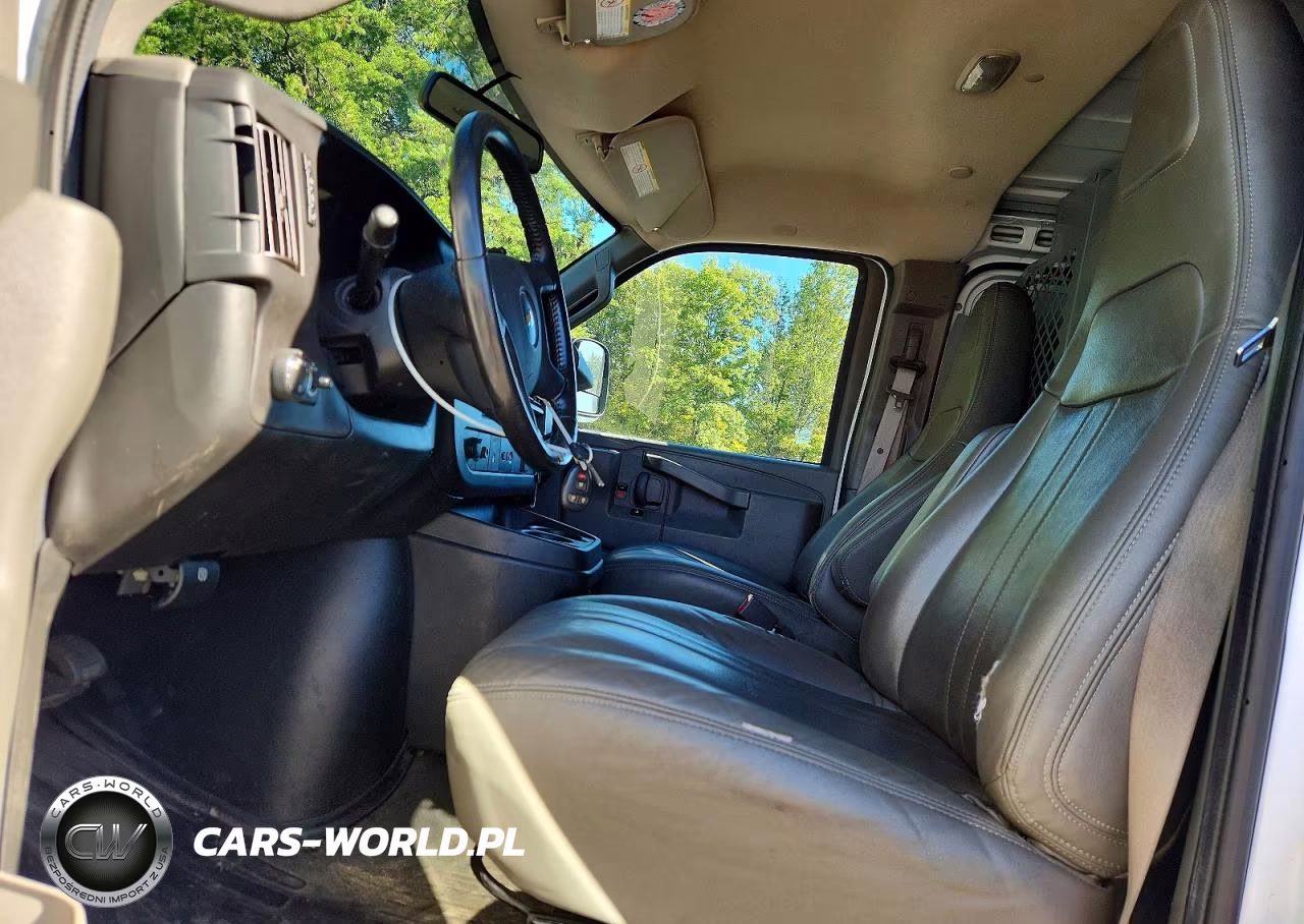 2021 Chevrolet Express G2500 VIN:1GCWGAFP9M1252054 - 7