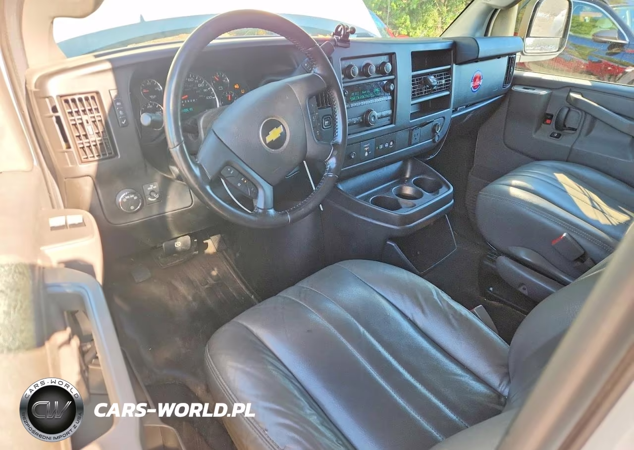 2021 Chevrolet Express G2500 VIN:1GCWGAFP9M1252054 - 8