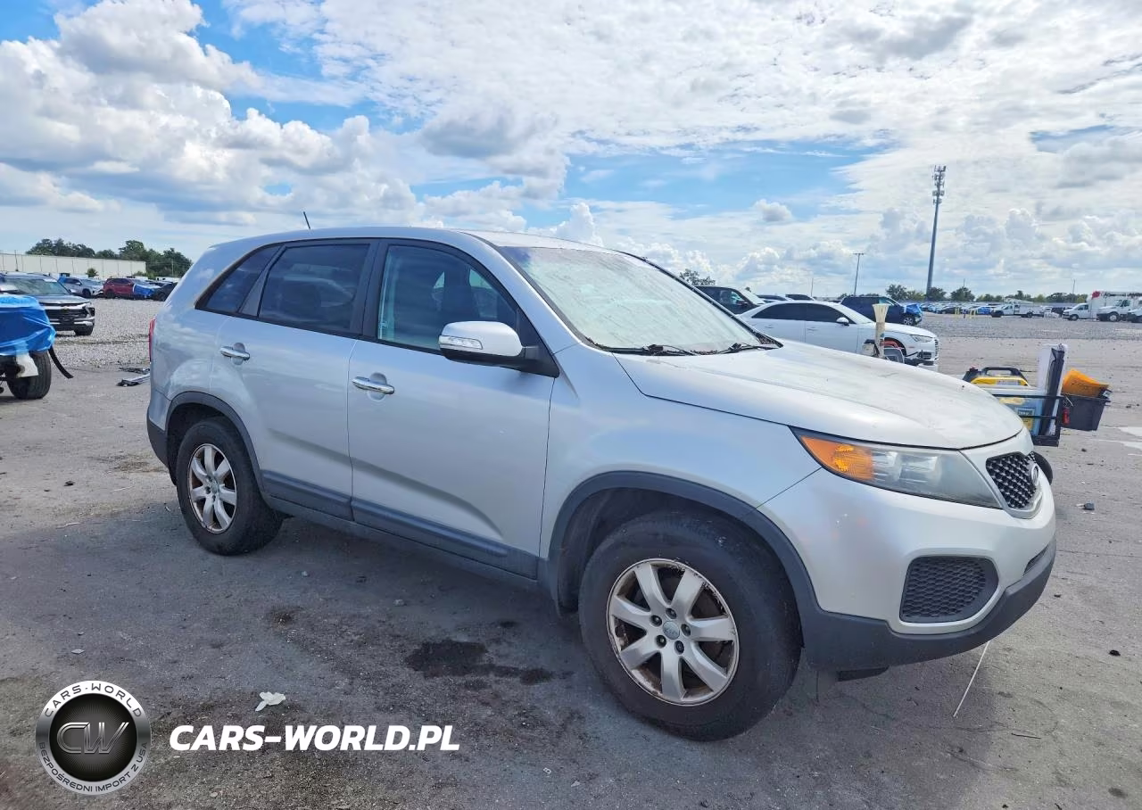 2013 Kia Sorento Lx VIN:5XYKT3A19DG348307 - 4