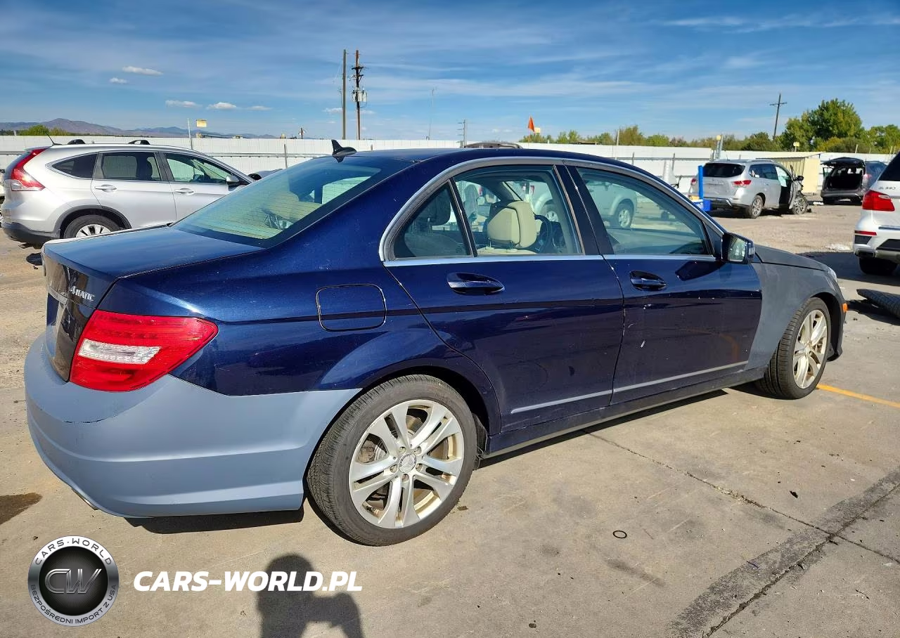 2013 Mercedes-Benz C 300 4Matic VIN:WDDGF8AB4DR245046 - 3