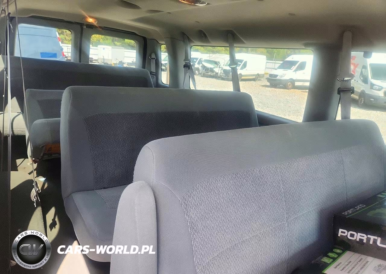 2006 Ford Econoline E350 Super Duty Wagon VIN:1FBSS31LX6HB12302 - 10