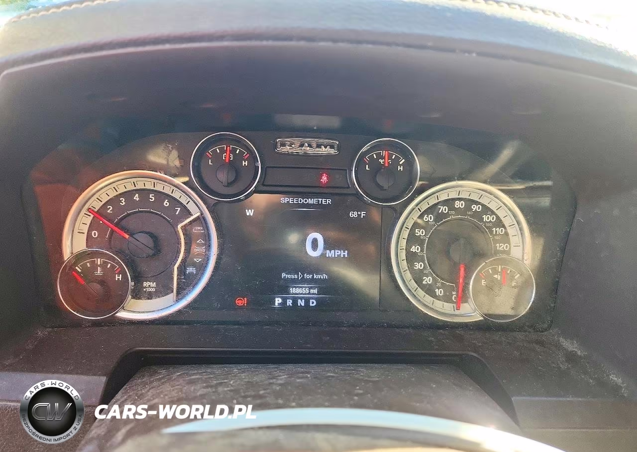 2017 Ram 1500 Laramie VIN:1C6RR7NT7HS538629 - 9