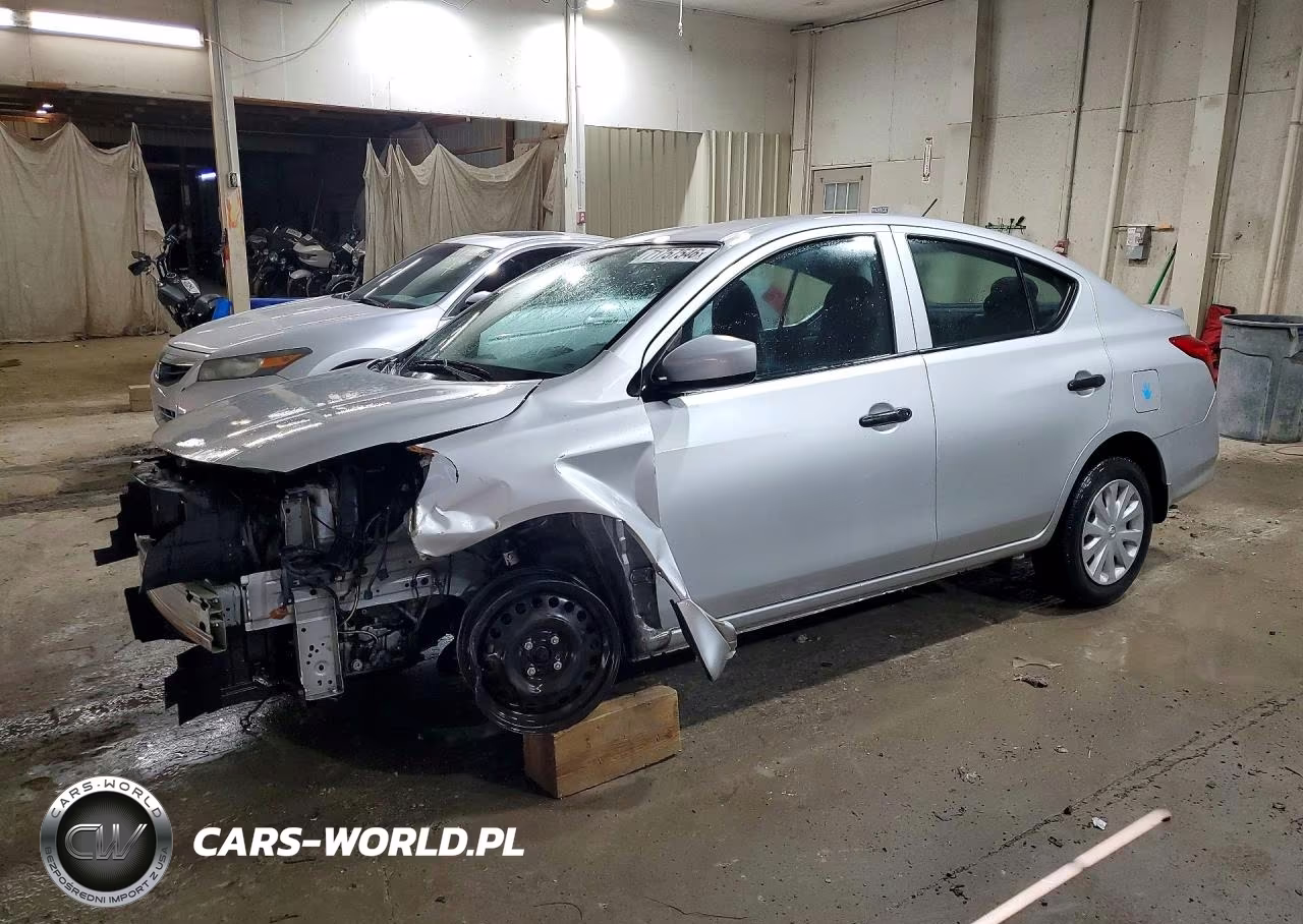 2016 Nissan Versa 1.6 S Plus – zdjęcie 1 z 13