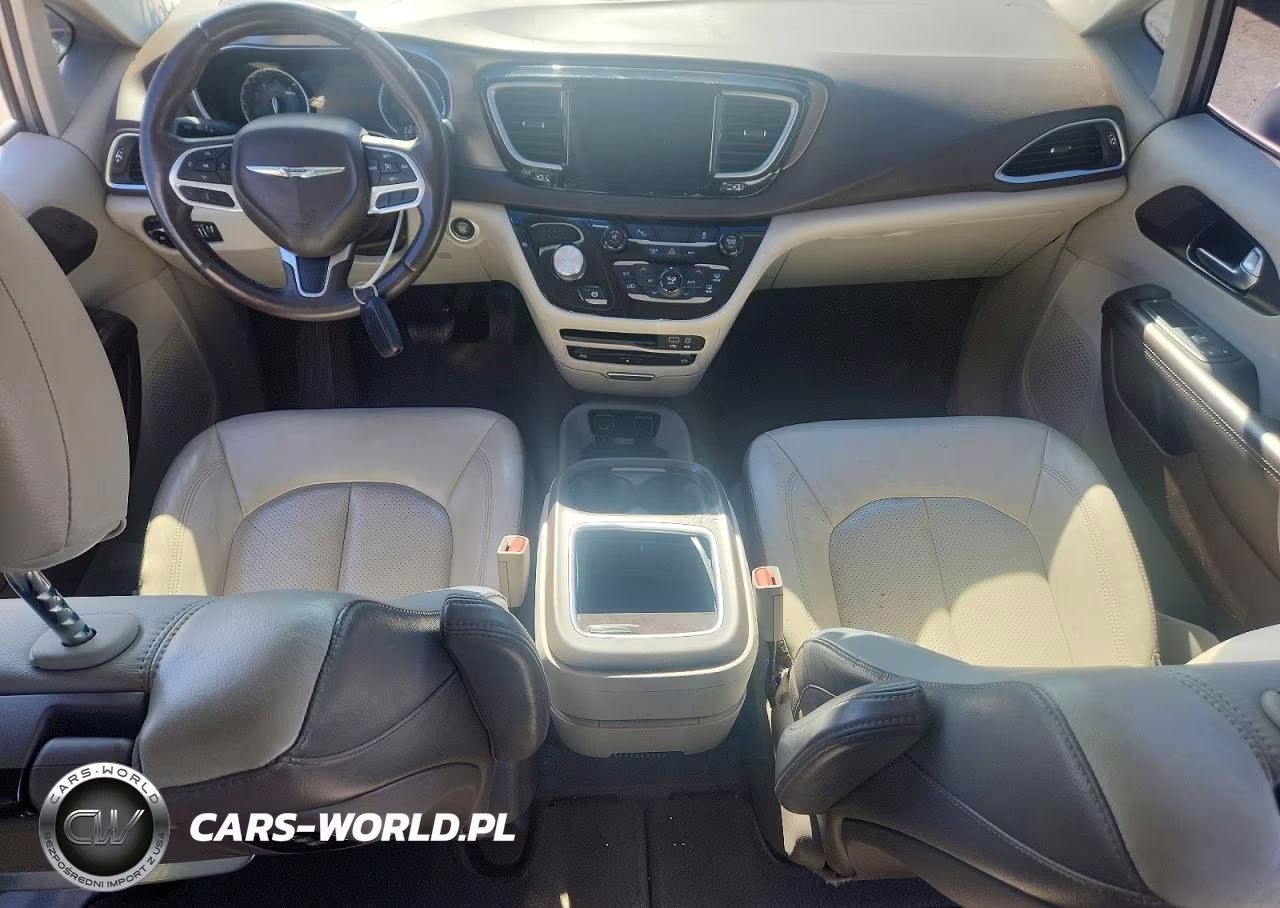2017 Chrysler Pacifica Touring L Plus VIN:2C4RC1EG3HR627948 - 8