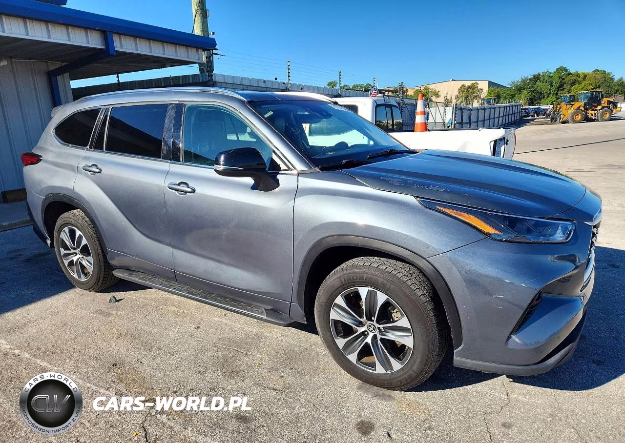 2022 Toyota Highlander Xle VIN:5TDGZRAH4NS539819 - 4
