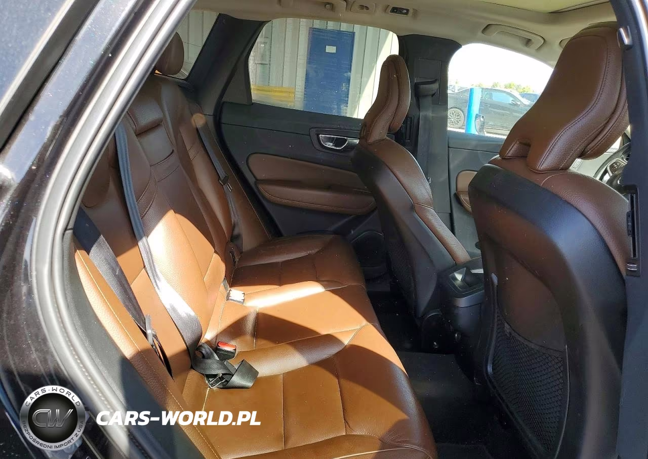 2019 Volvo Xc60 T5 Momentum VIN:LYV102DK8KB197422 - 10