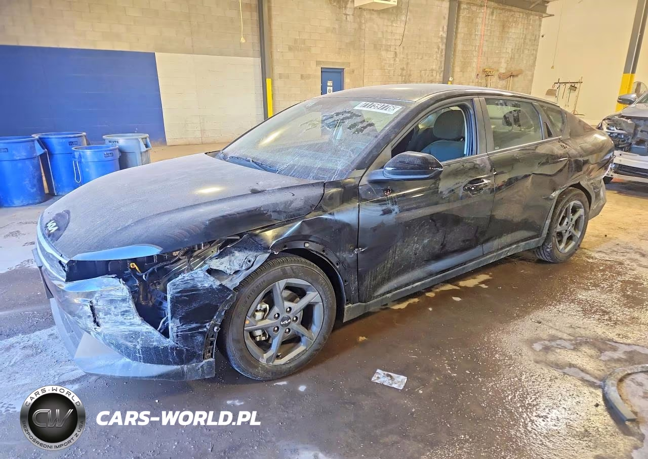 2026 Kia K4 Lxs – zdjęcie 1 z 12