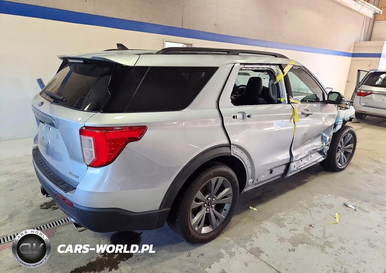 2023 Ford Explorer Xlt VIN:1FMSK8DH8PGA29082 - 3
