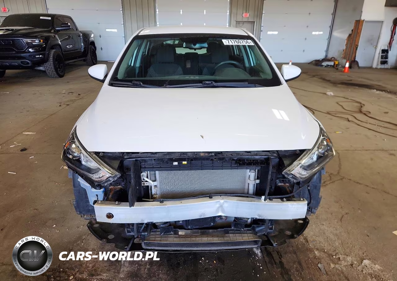 2019 Hyundai Ioniq Electric Base VIN:KMHC75LH2KU038439 - 5