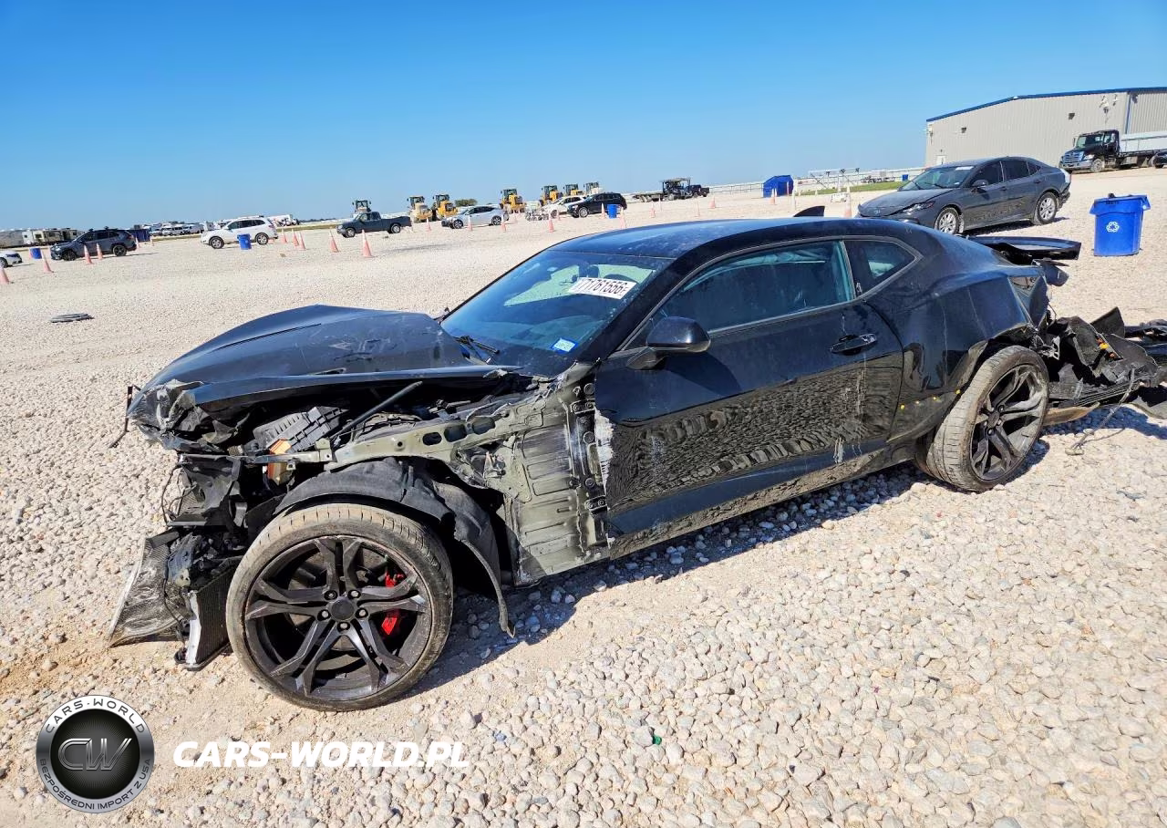 2018 Chevrolet Camaro Ss VIN:1G1FE1R72J0183395 - 1
