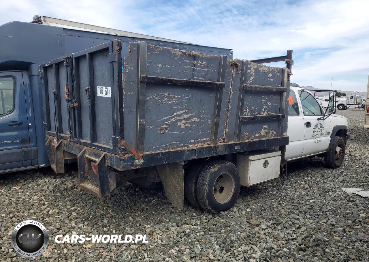 2004 Chevrolet Silverado C3500 VIN:1GBJC39194E179421 - 3