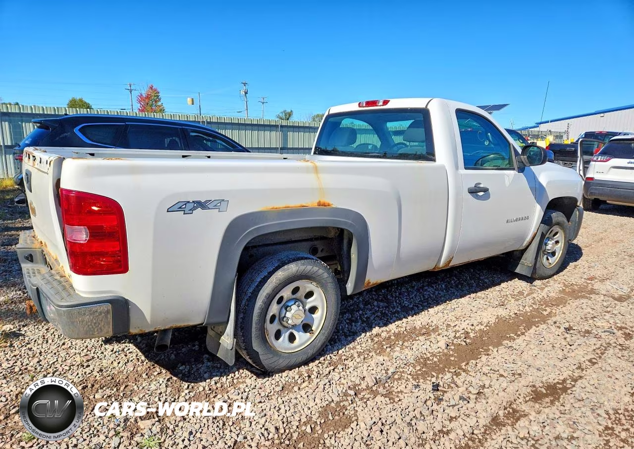 2012 Chevrolet Silverado K1500 VIN:1GCNKPEA1CZ290839 - 3