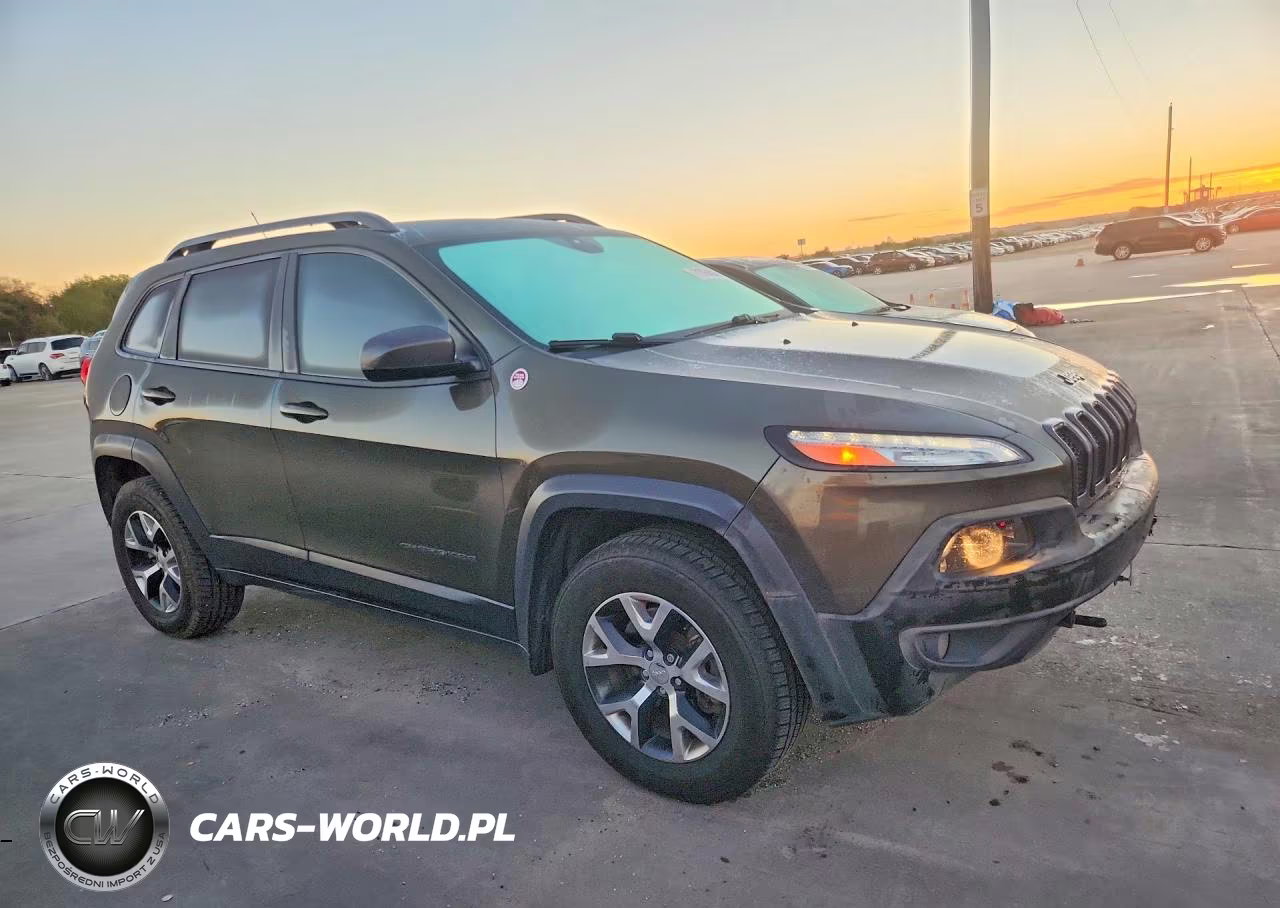 2015 Jeep Cherokee Trailhawk VIN:1C4PJMBS3FW502461 - 4