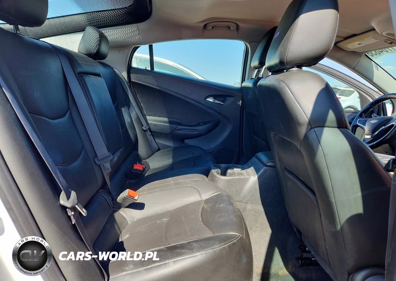 2018 Chevrolet Volt Premier VIN:1G1RD6S56JU143318 - 10