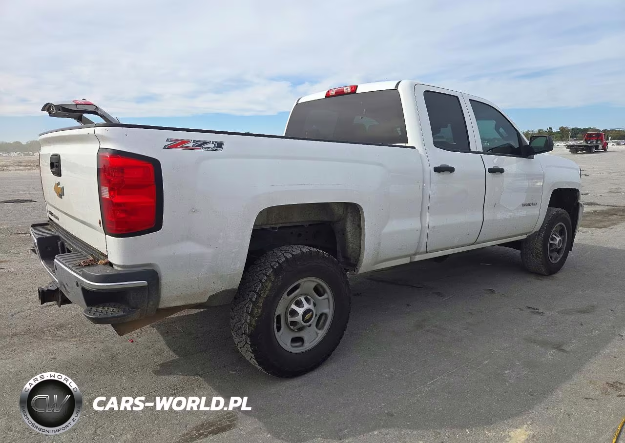 2015 Chevrolet Silverado K2500 Heavy Duty VIN:1GC2KUEG7FZ537422 - 3