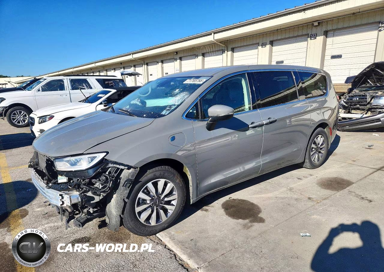 2023 Chrysler Pacifica Hybrid Touring L VIN:2C4RC1L78PR608670 - 1