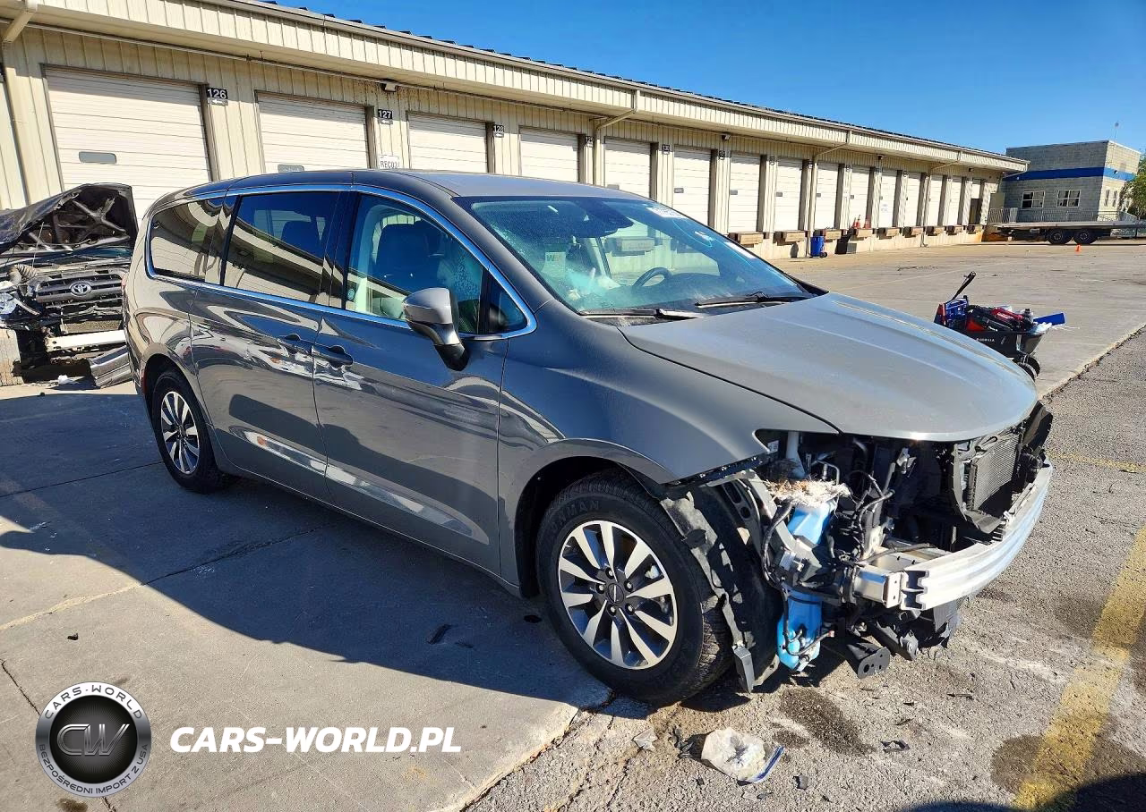 2023 Chrysler Pacifica Hybrid Touring L VIN:2C4RC1L78PR608670 - 4