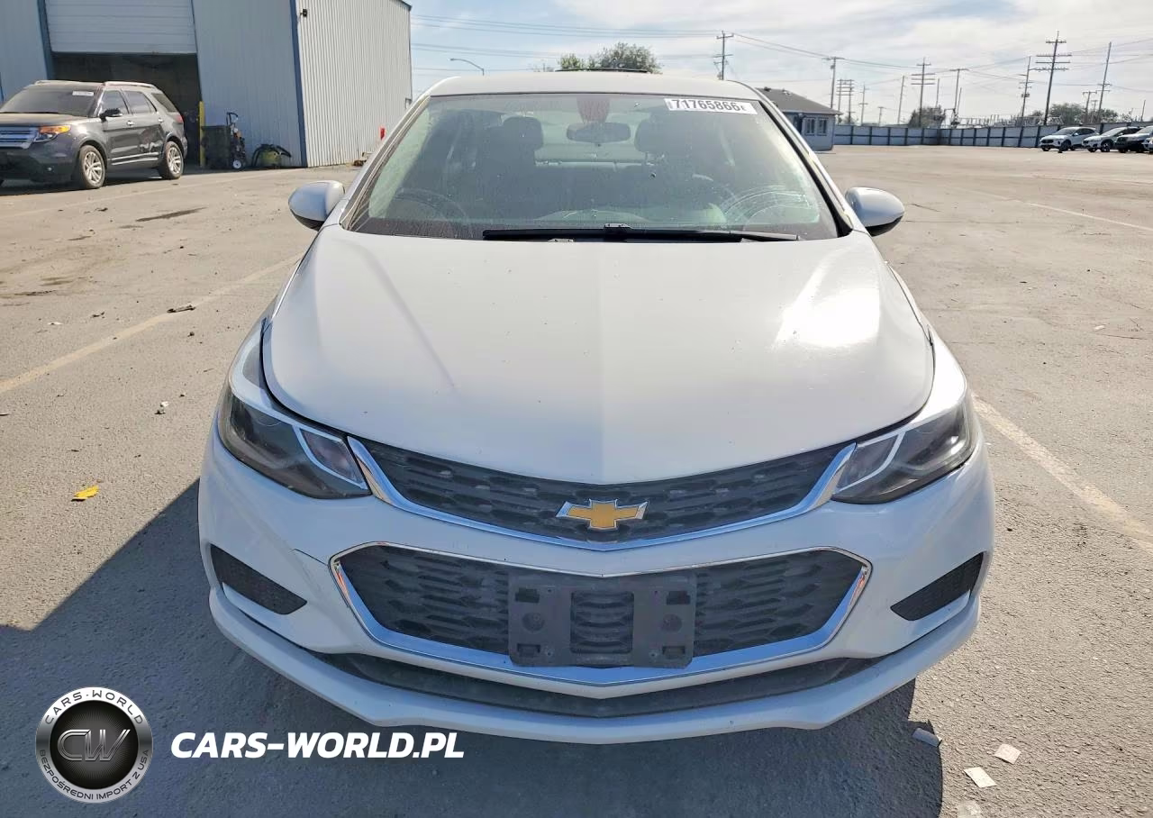 2018 Chevrolet Cruze Lt VIN:1G1BE5SM6J7145164 - 5