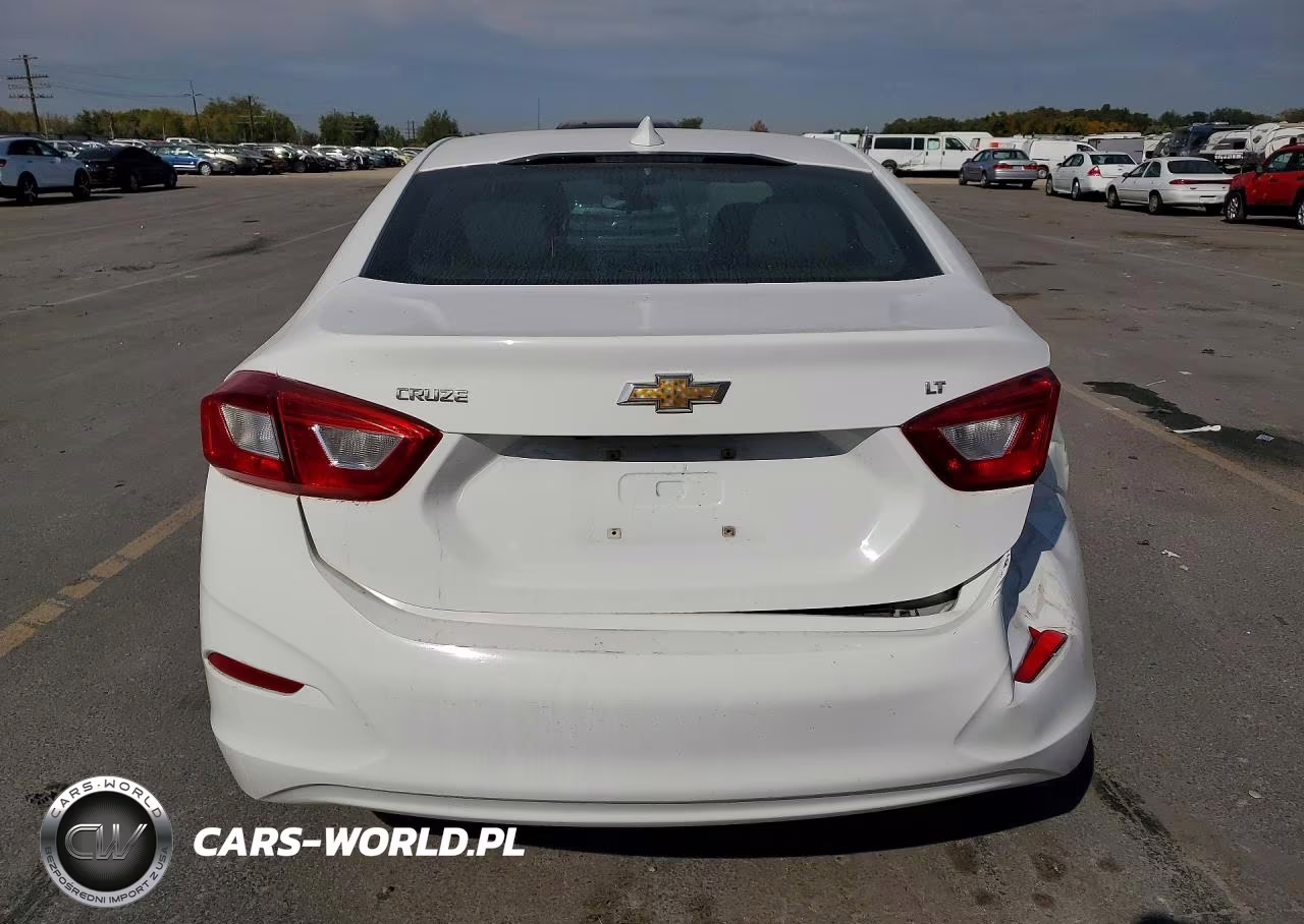 2018 Chevrolet Cruze Lt VIN:1G1BE5SM6J7145164 - 6