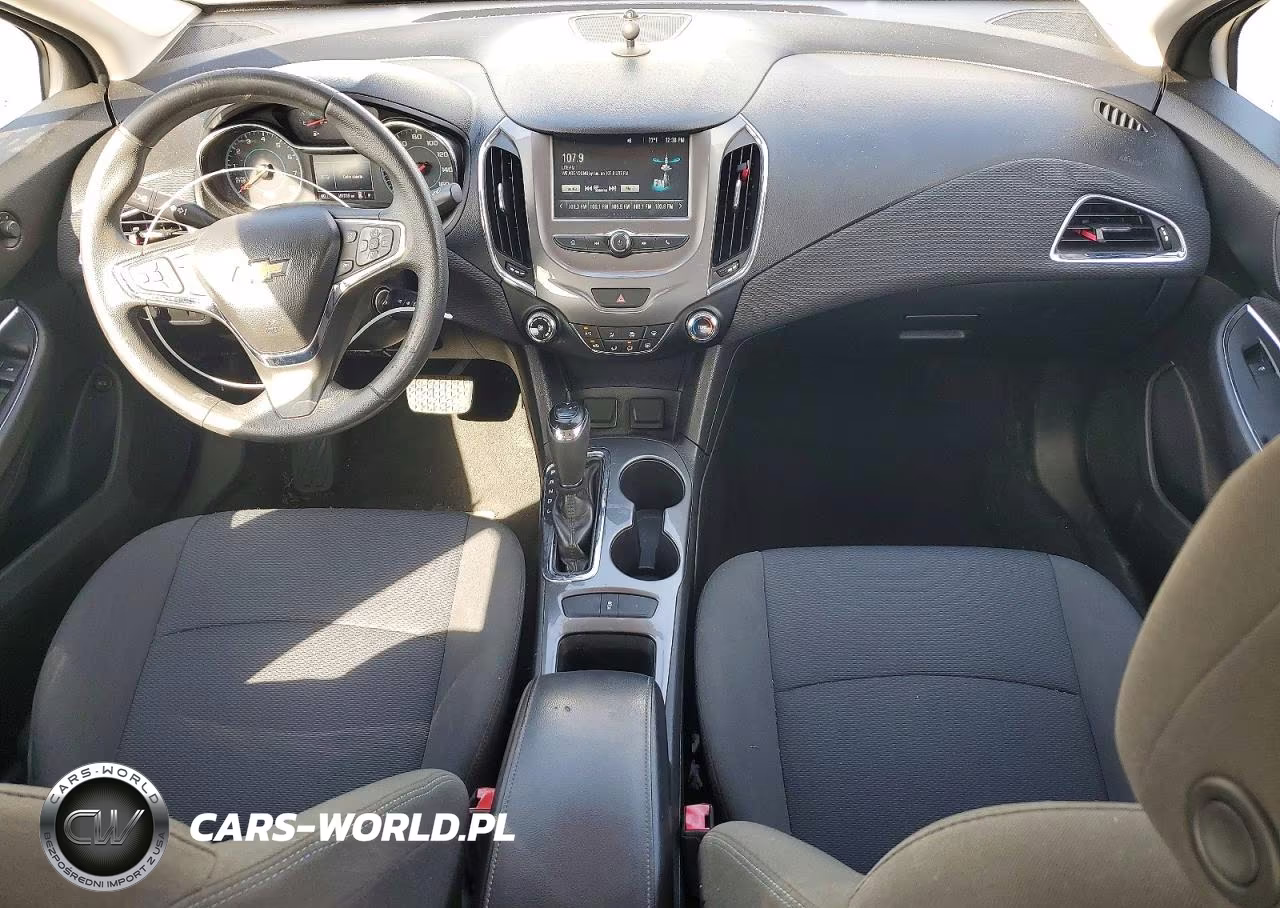 2018 Chevrolet Cruze Lt VIN:1G1BE5SM6J7145164 - 8