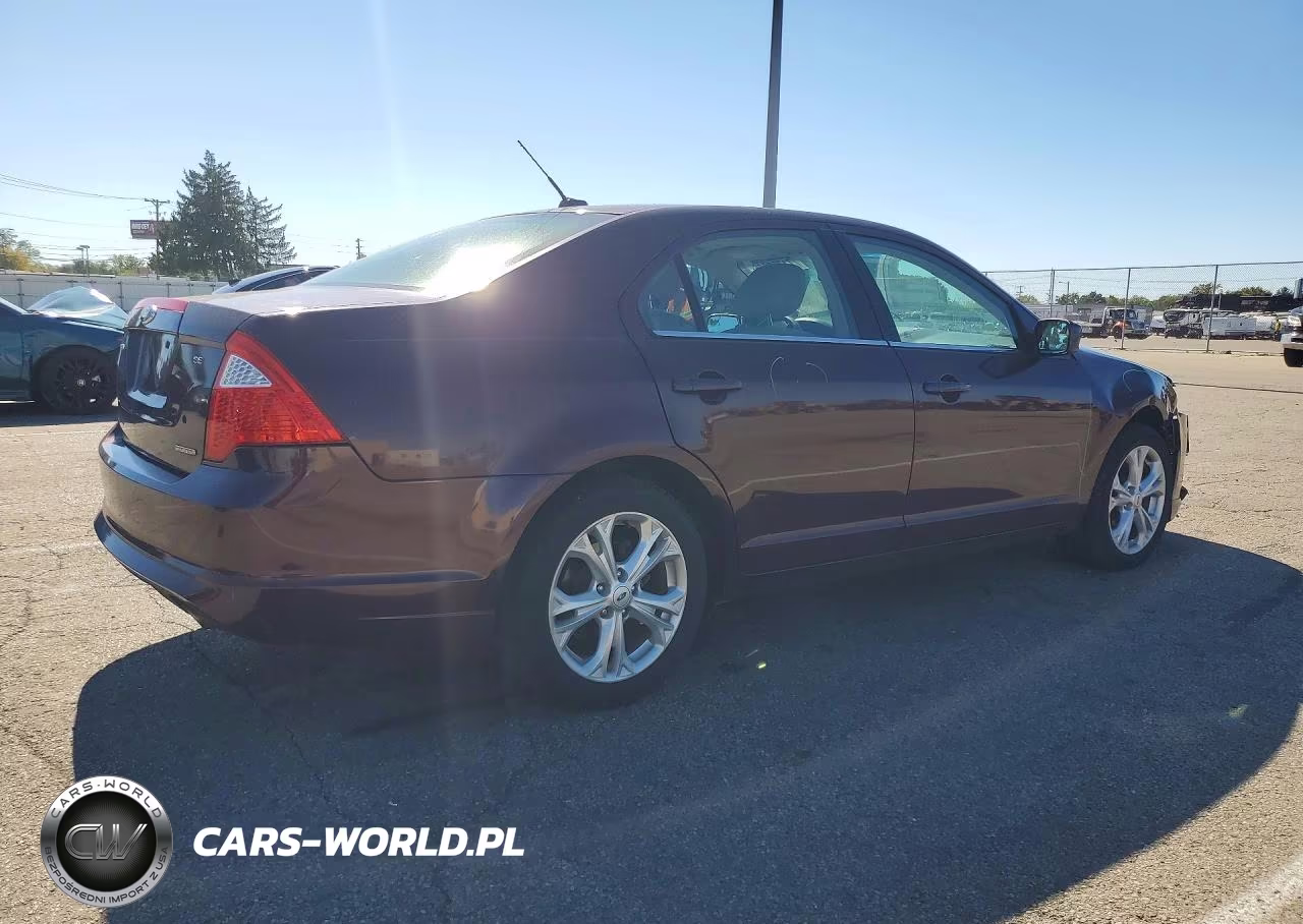 2012 Ford Fusion Se VIN:3FAHP0HG2CR261155 - 3