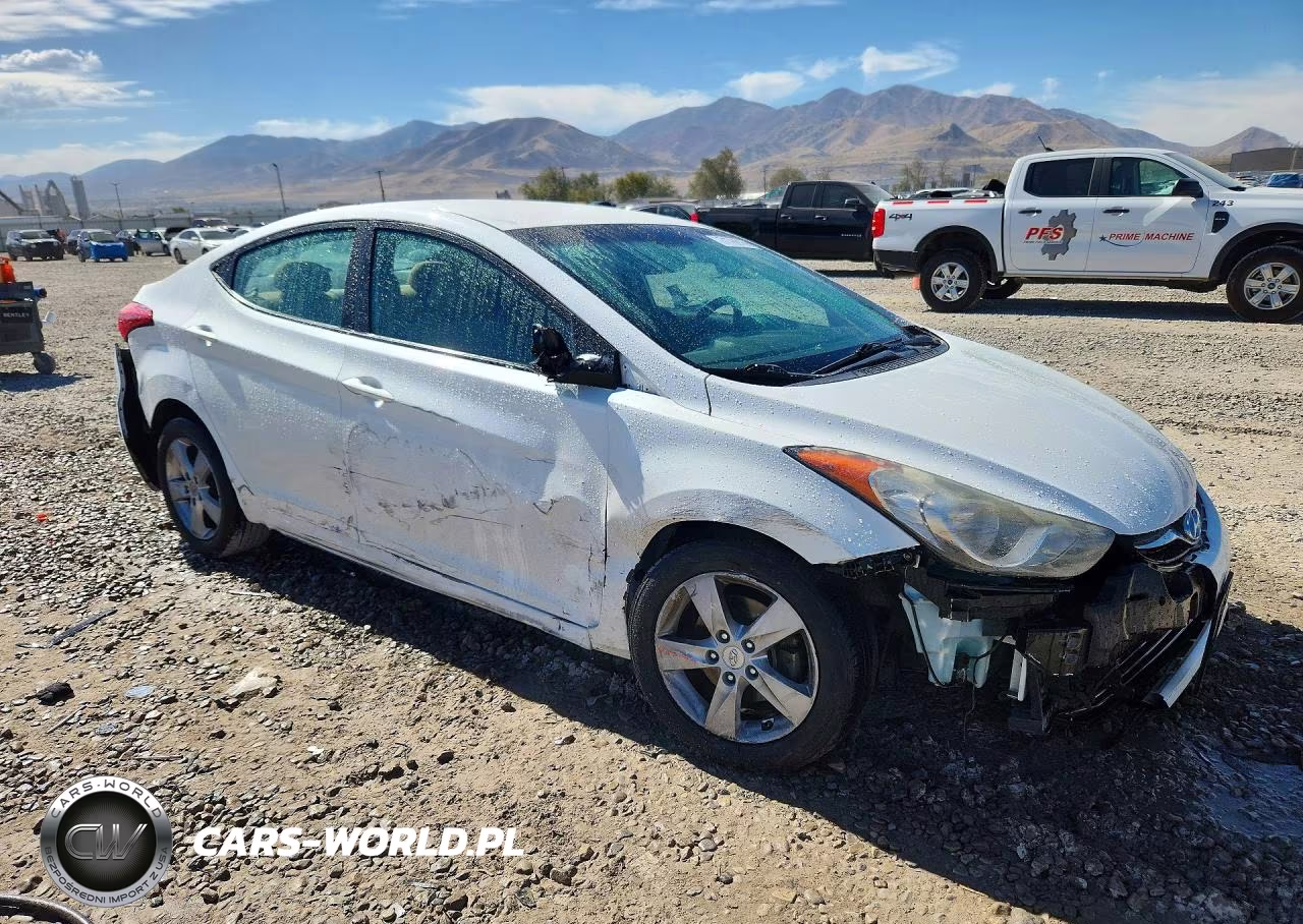 2013 Hyundai Elantra Gls VIN:5NPDH4AE7DH376893 - 4