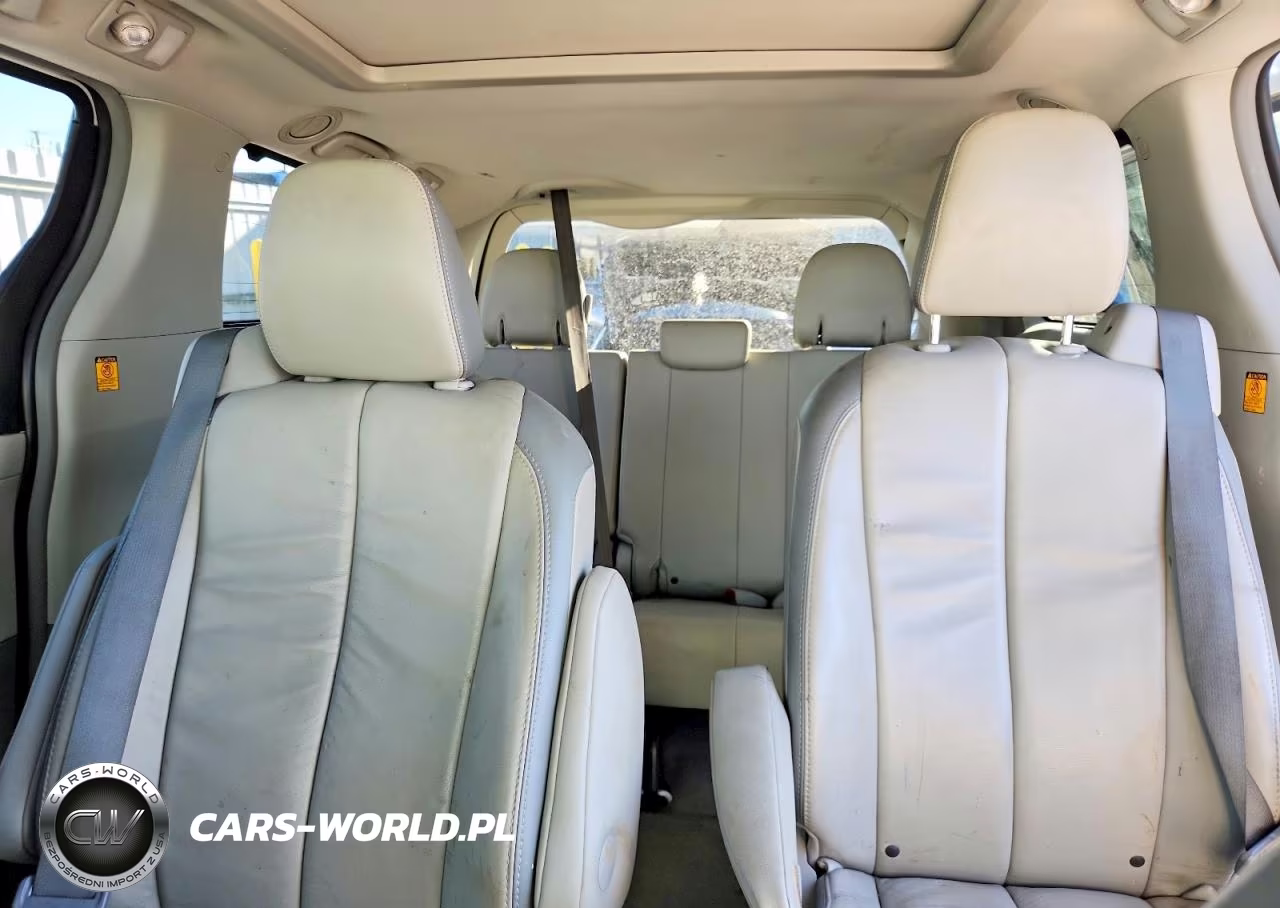 2012 Toyota Sienna Limited 7-Passenger VIN:5TDYK3DC9CS279095 - 10