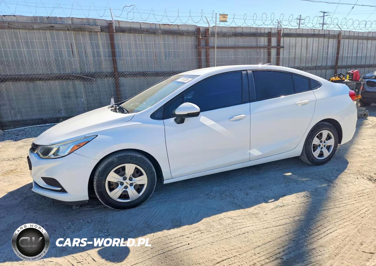 2018 Chevrolet Cruze Ls – zdjęcie 1 z 12