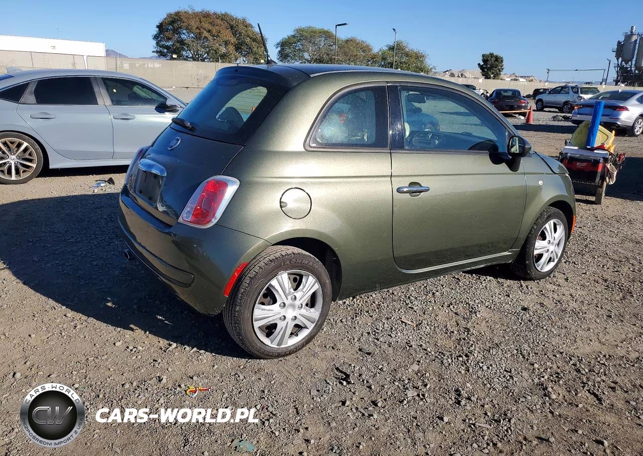 2015 Fiat 500 Pop VIN:3C3CFFAR4FT562141 - 3